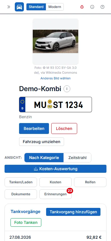 Mobile Ansicht mit Tab-Leiste im 3+2-Raster und dem Standard-Tab Tanken/Laden darunter